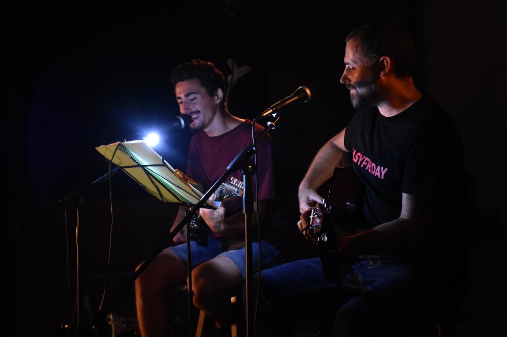  DUO COM ªFINAMENTO APRESENTOU-SE NA OFICINA DE ARTES