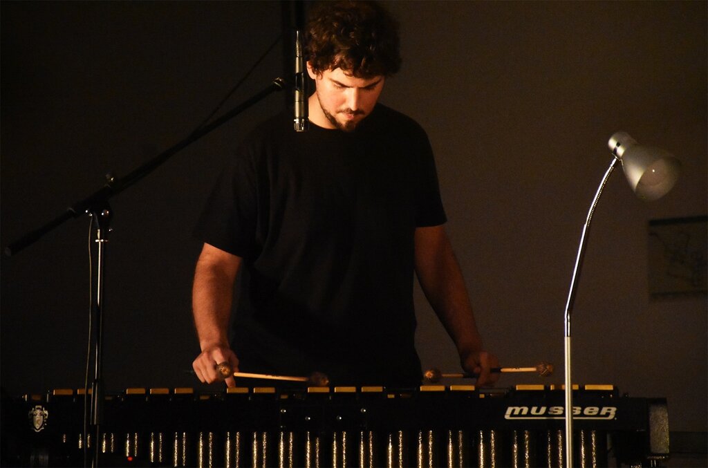 JONATHAN SILVA APRESENTOU-SE NAS "QUINTAS DAS ARTES"