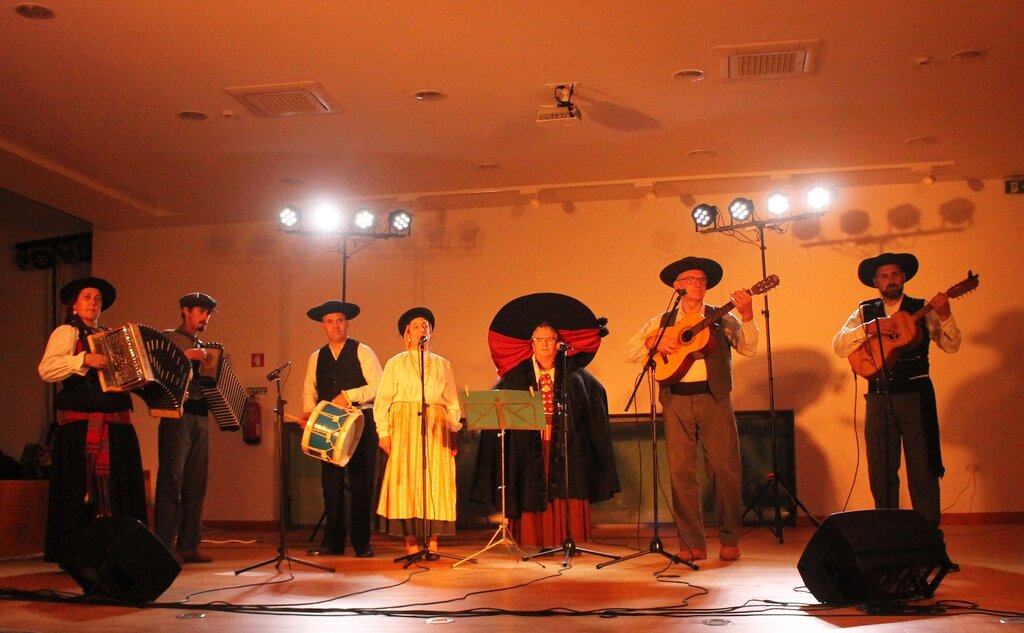  CAMPONESES DA BEIRA-RIA TROUXERAM A MÚSICA TRADICIONAL À OFICINA DE ARTES