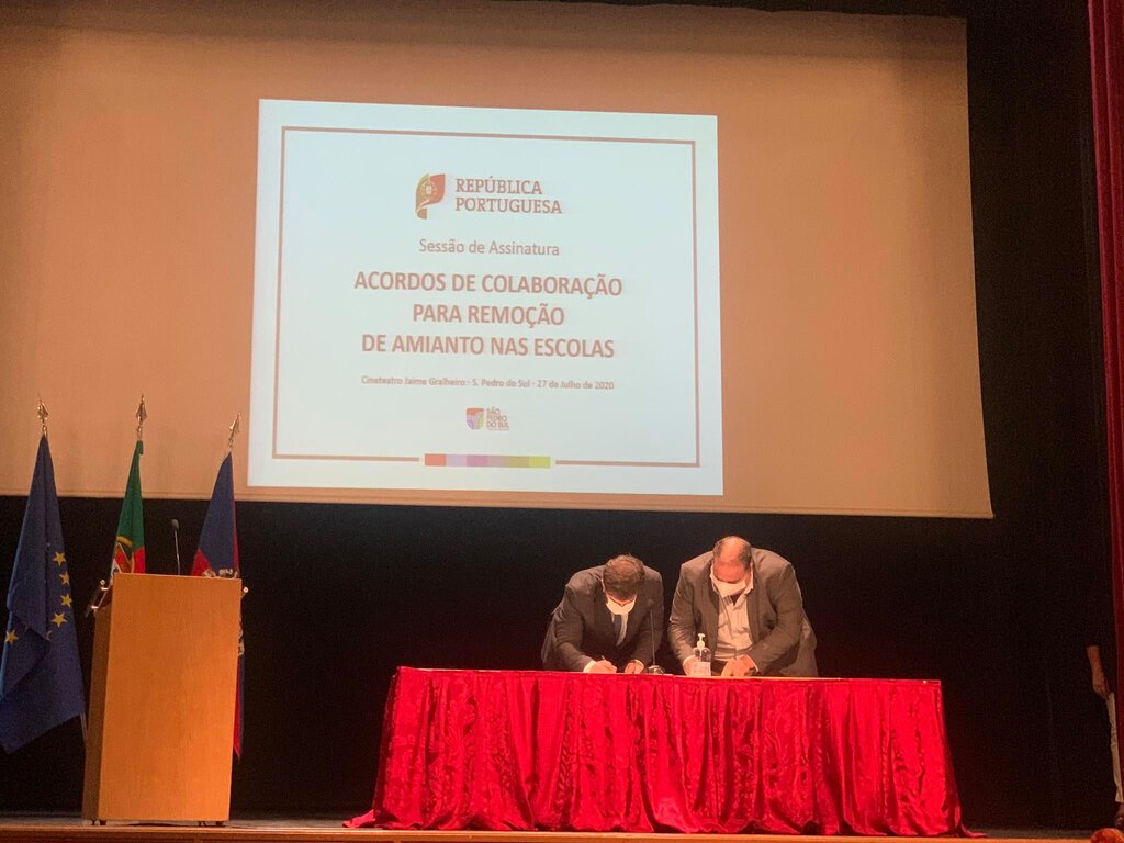 Remoção de amianto na Escola de Vilarinho do Bairro