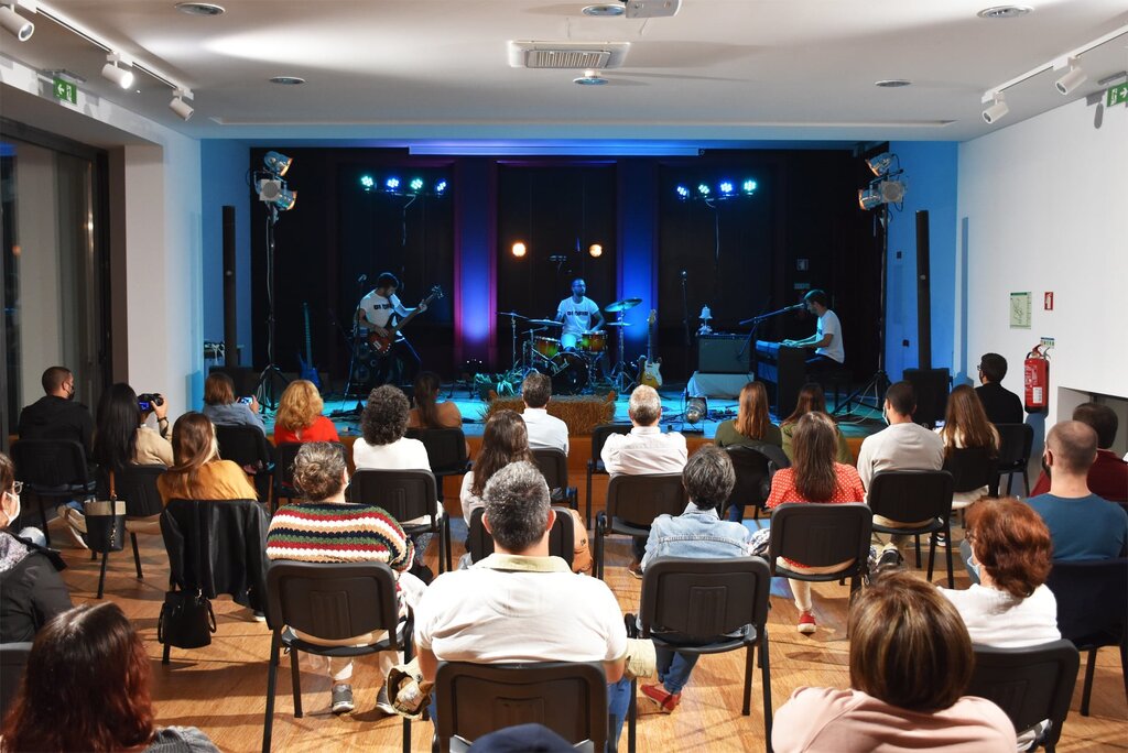 “ALDEIA” APRESENTOU-SE NA OFICINA DE ARTES