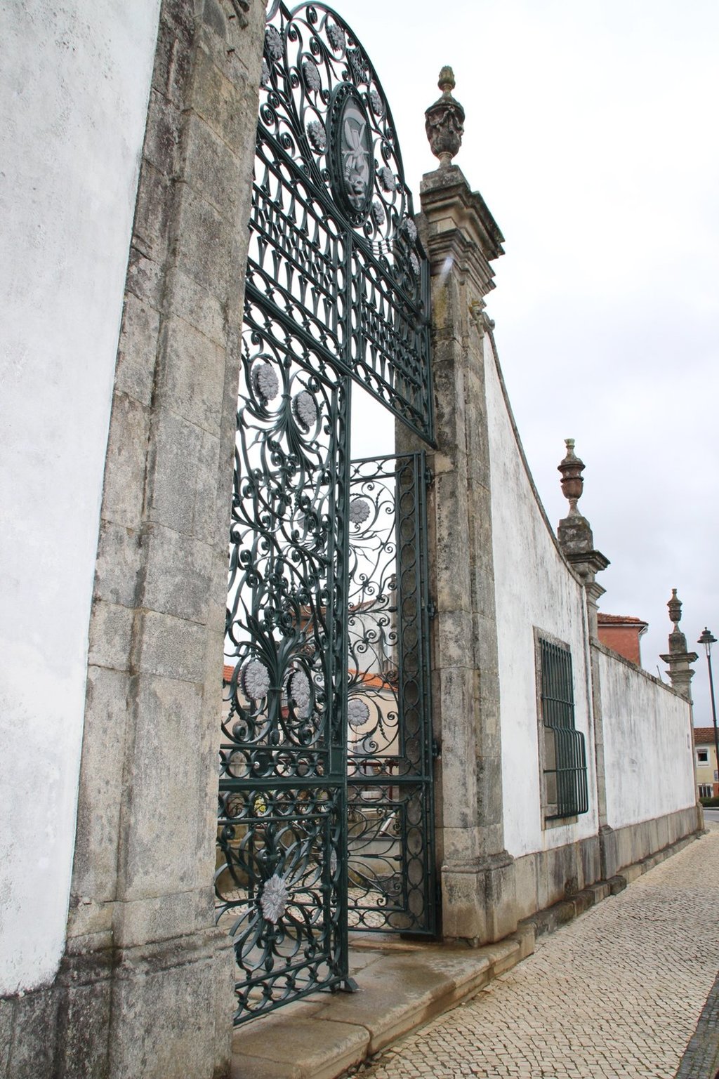 Câmara de Águeda mantém abertos os cemitérios da cidade