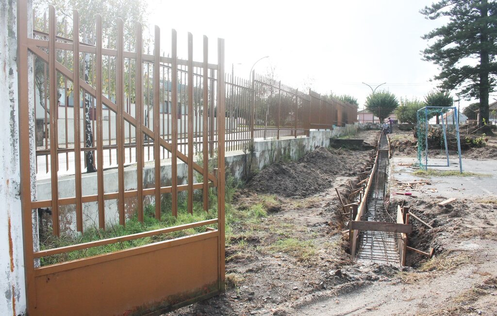 INICIADA A OBRA DE CONSTRUÇÃO DE ESTACIONAMENTO DE PROXIMIDADE NA AVENIDA DA LIBERDADE