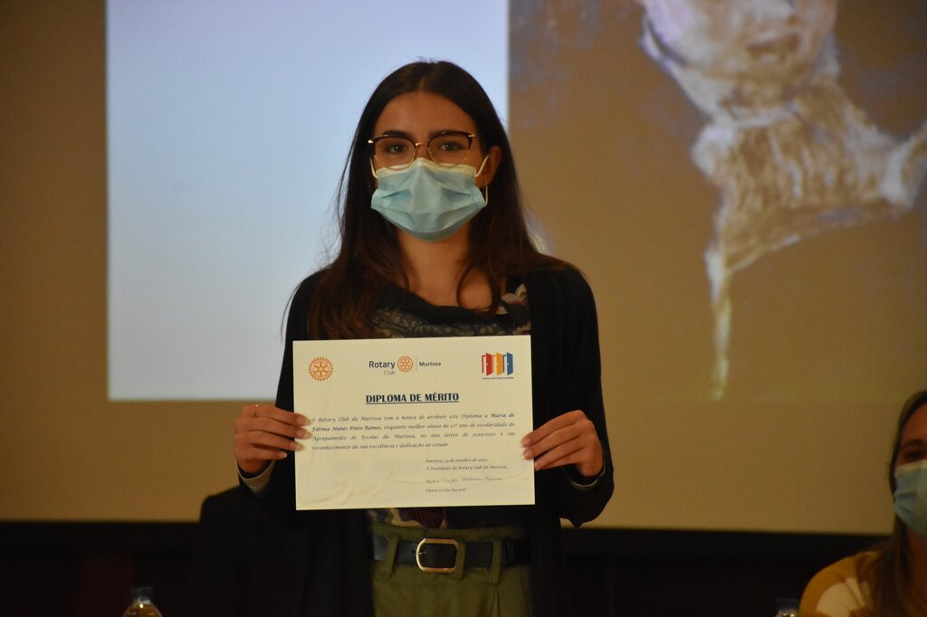ROTARY CLUB DA MURTOSA DISTINGUIU MARIA DE FÁTIMA RAMOS COM O PRÉMIO ESCOLAR ALFREDO PEREIRA