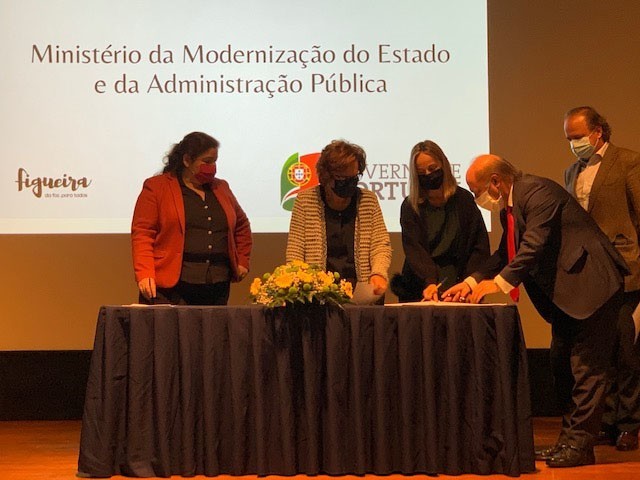 Assinatura de Contrato/Adenda - Leslie