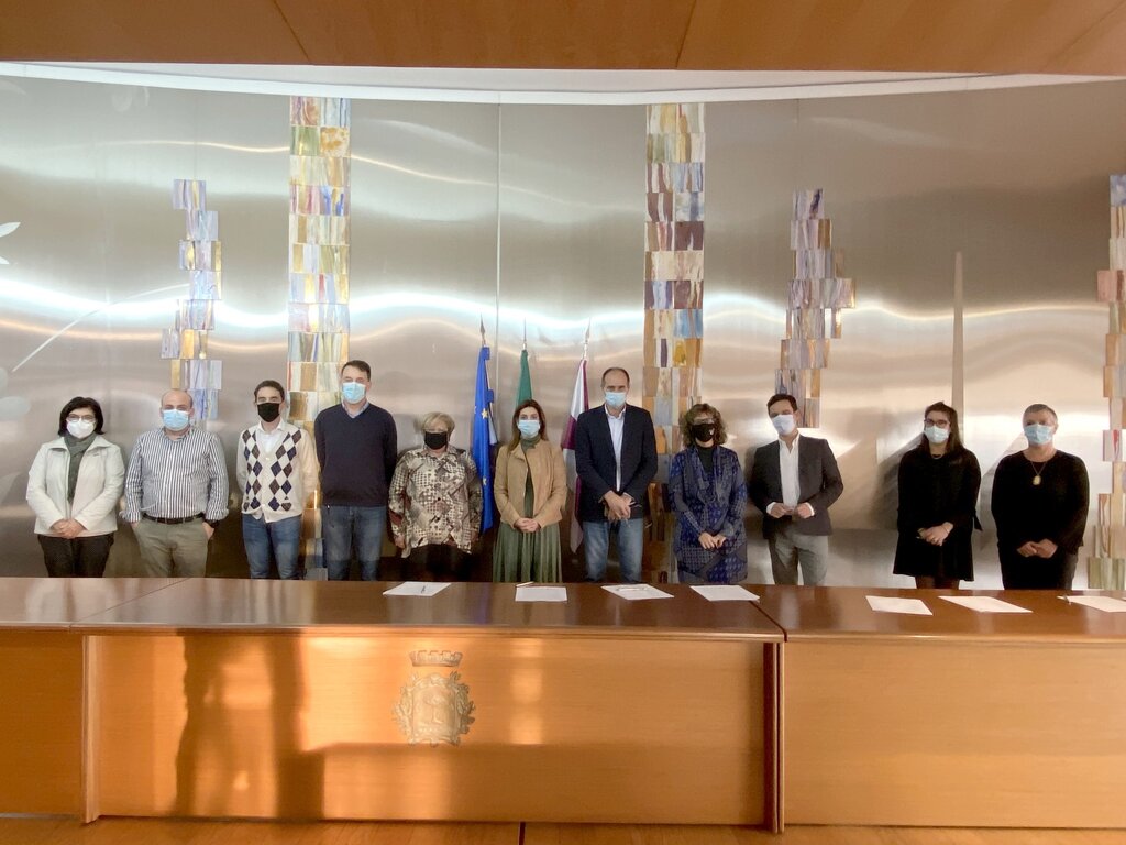 ProximIDADES - Apoio a idosos em situação de vulnerabilidade