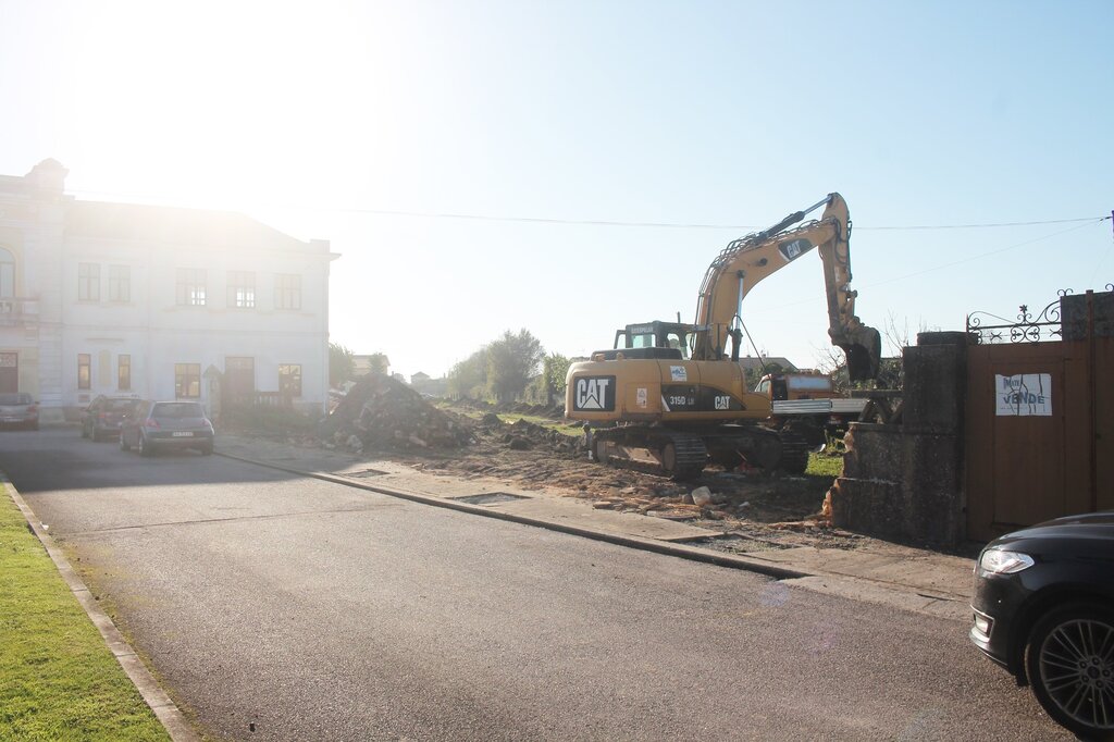 INICIADA A OBRA DE INTERLIGAÇÃO DA RUA 9 DE ABRIL À RUA LAGOA DOS FIADEIROS