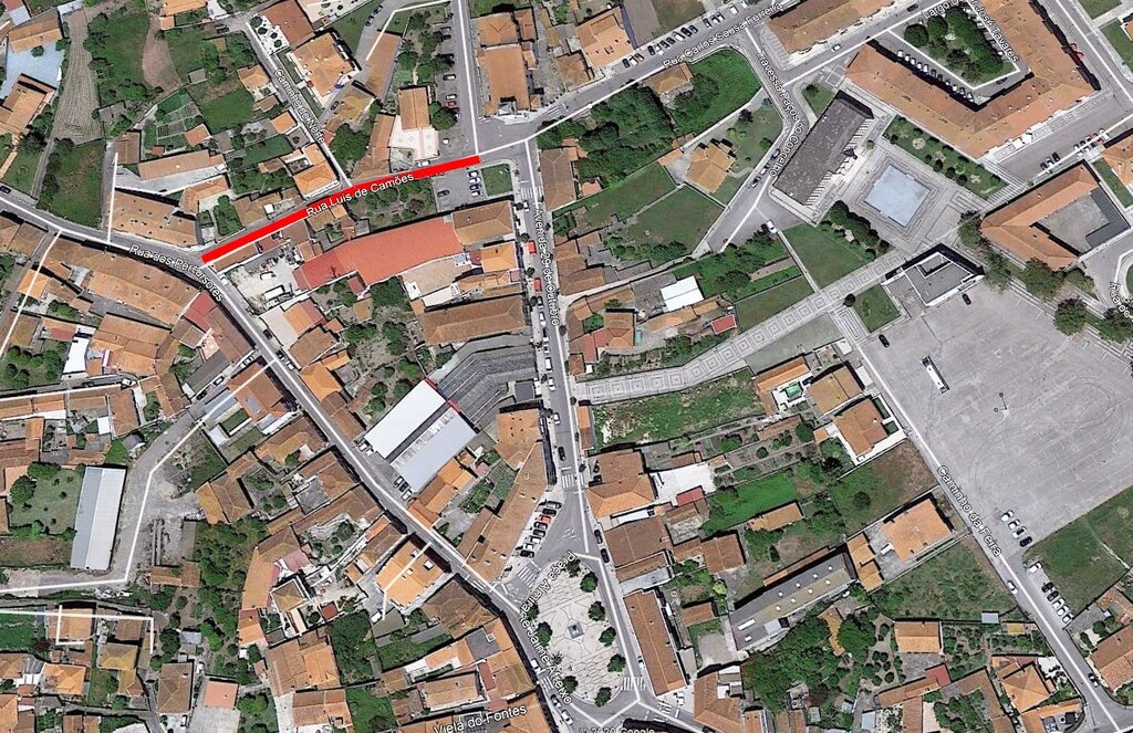 CONDICIONAMENTO DE TRÂNSITO NA RUA LUÍS DE CAMÕES