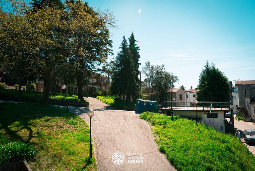 Assinado o auto de consignação das obras de reabilitação e requalificação do Largo de São Mateus ...