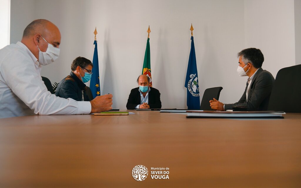 Assinado o auto de consignação da “Beneficiação do tabuleiro da ponte no Folharido”