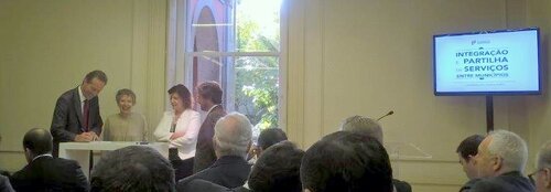 Assinatura do Contrato de Financiamento do Projeto de Partilha e Integração de Serviços da CI Reg...