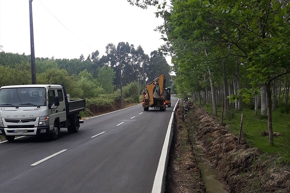 EXECUÇÃO DE OBRA: RUA BANDA VAGUENSE CORTE DE TRÂNSITO