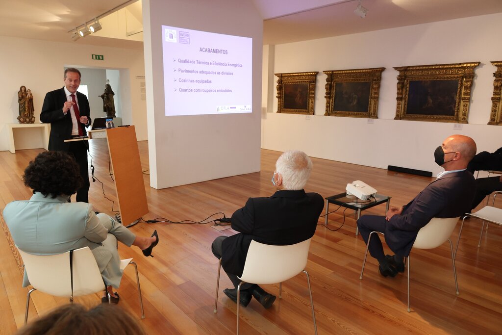 CONSTRUÇÃO DE CDH / HABITAÇÃO A CUSTOS CONTROLADOS