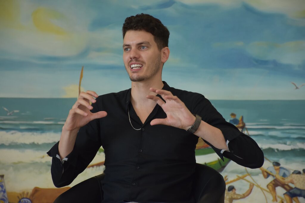  RAUL MINH’ALMA CONVERSOU COM OS LEITORES NA OFICINA DE ARTES