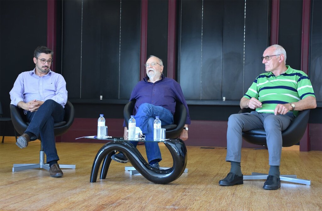  “ENCONTRO COM O AUTOR” TROUXE MANUEL FREIRE À OFICINA DE ARTES