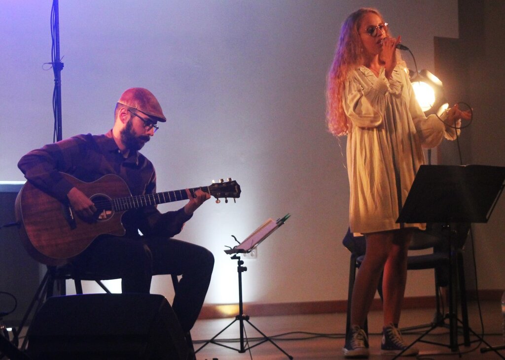 SORAIA GURGO APRESENTOU-SE NA OFICINA DE ARTES