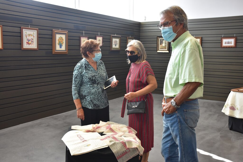 INAUGURADA A EXPOSIÇÃO DE GLÓRIA FONSECA NA COMUR-MUSEU MUNICIPAL