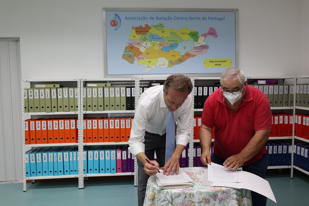 ENTREGUE EDIFÍCIO DA ESCOLA E JARDIM DE INFÂNCIA DE EIROL À ASSOCIAÇÃO DE NATAÇÃO DO CENTRO NORTE...