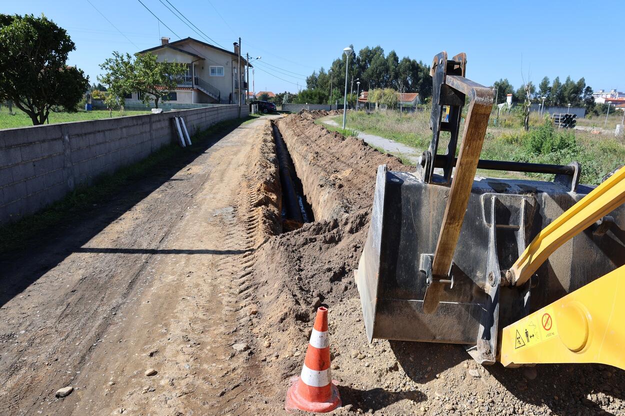  COMEÇOU A OBRA NA RUA DO SOL, EM ESGUEIRA