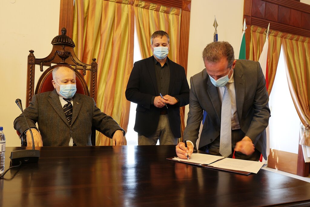 COOPERAÇÃO COM AS CORPORAÇÕES DE BOMBEIROS