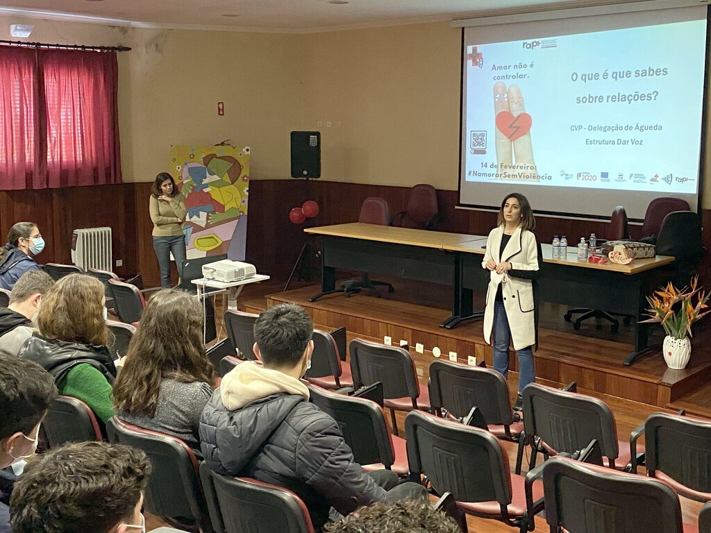 Sensibilização para a prevenção da violência no namoro