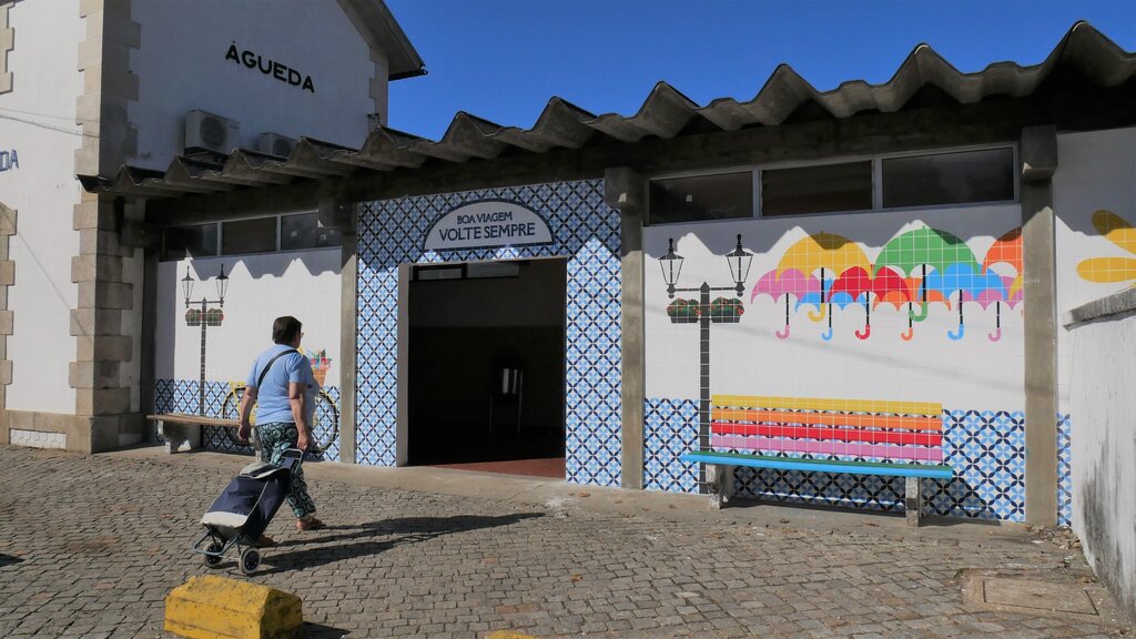  Edifício da estação da CP concessionado ao Município