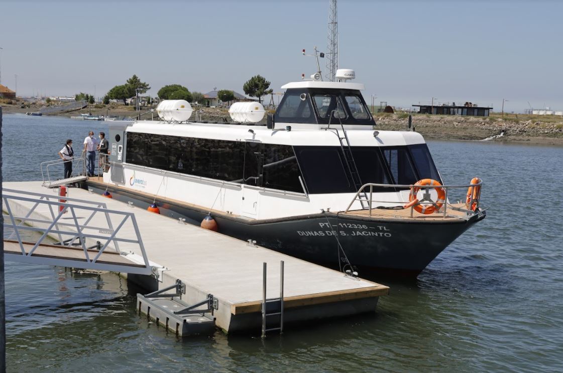 FERRYBOAT EM MANUTENÇÃO
