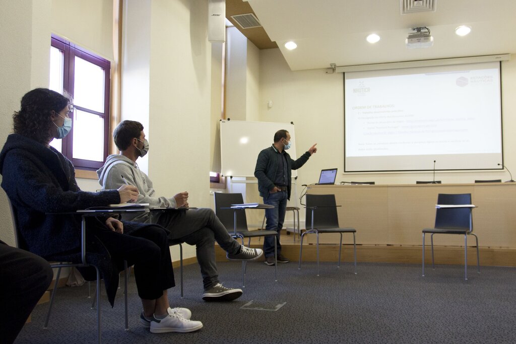 ESTAÇÃO NÁUTICA DE VAGOS REÚNE-SE COM PARCEIROS