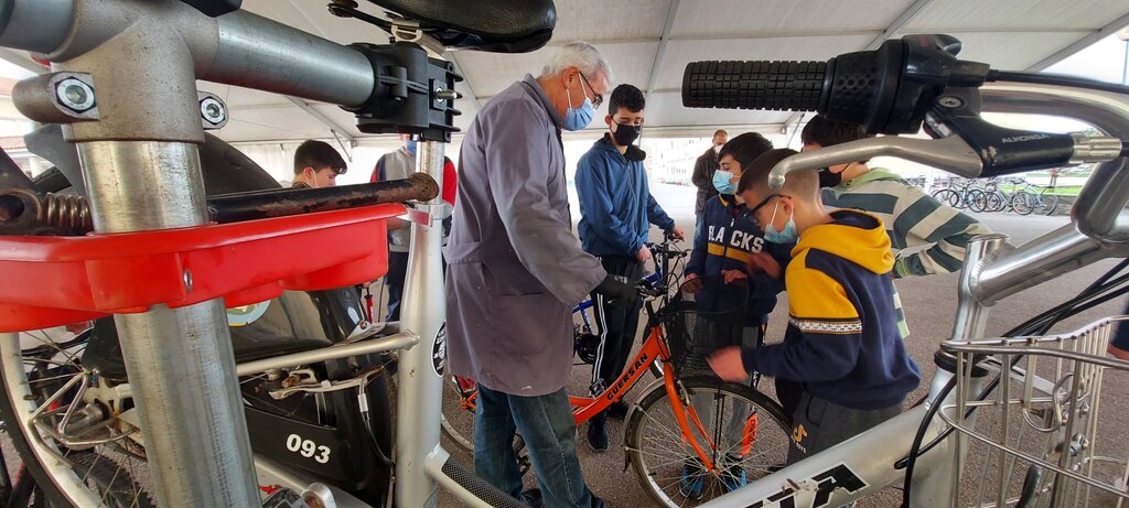 ESCOLA PADRE ANTÓNIO RECEBEU OFICINA DE REPARAÇÃO DE BICICLETAS