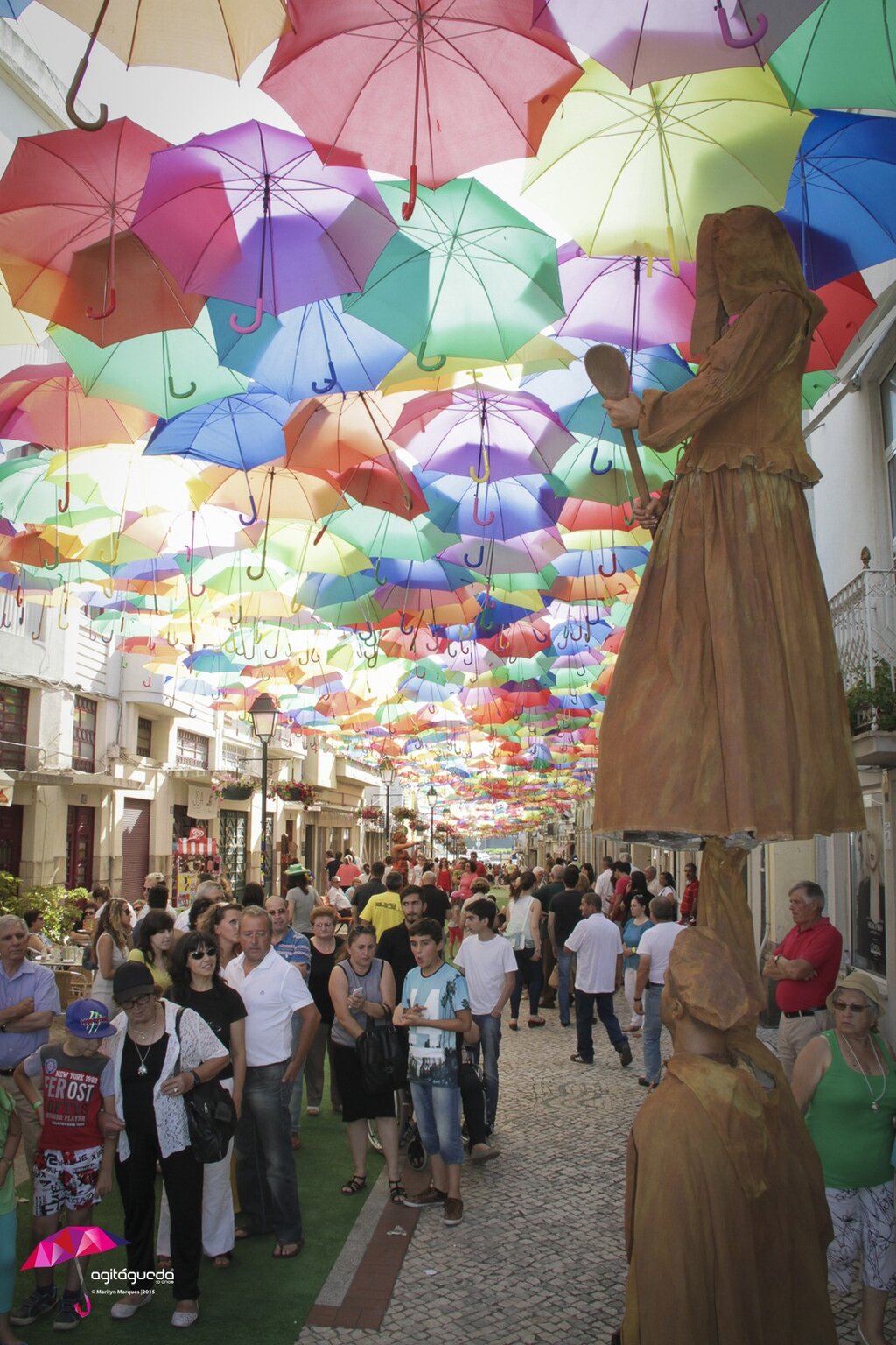 Milhares de pessoas invadem as ruas de Águeda