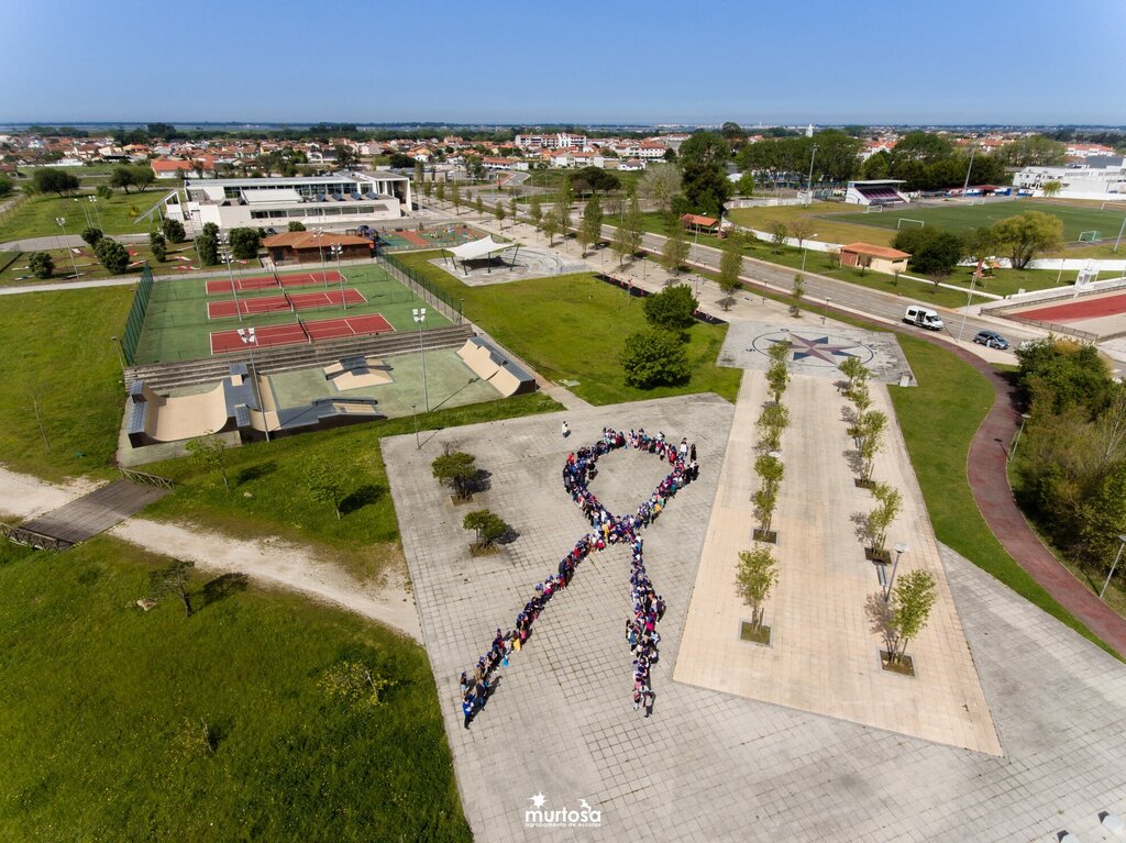  LAÇO HUMANO MARCOU ENCERRAMENTO DAS ATIVIDADES DO MÊS DA PREVENÇÃO DOS MAUS-TRATOS NA INFÂNCIA