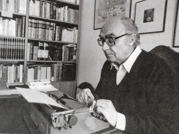 Biblioteca Municipal assinala centenário de Saramago com exposição