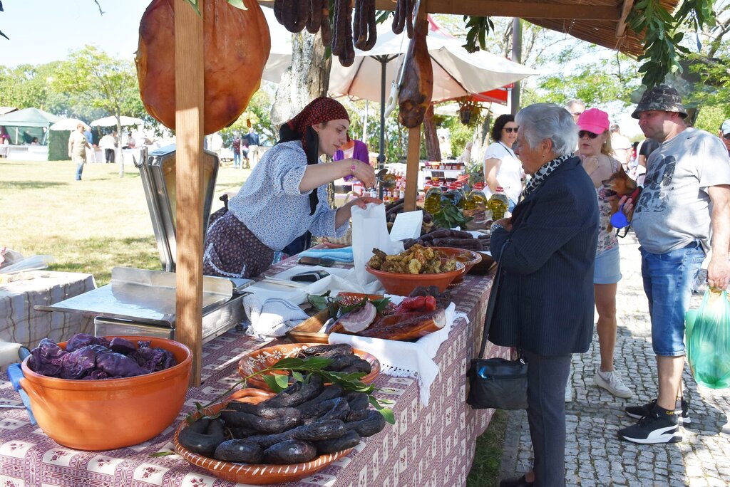 CAIS DO BICO RECEBEU MERCADO TRADICIONAL
