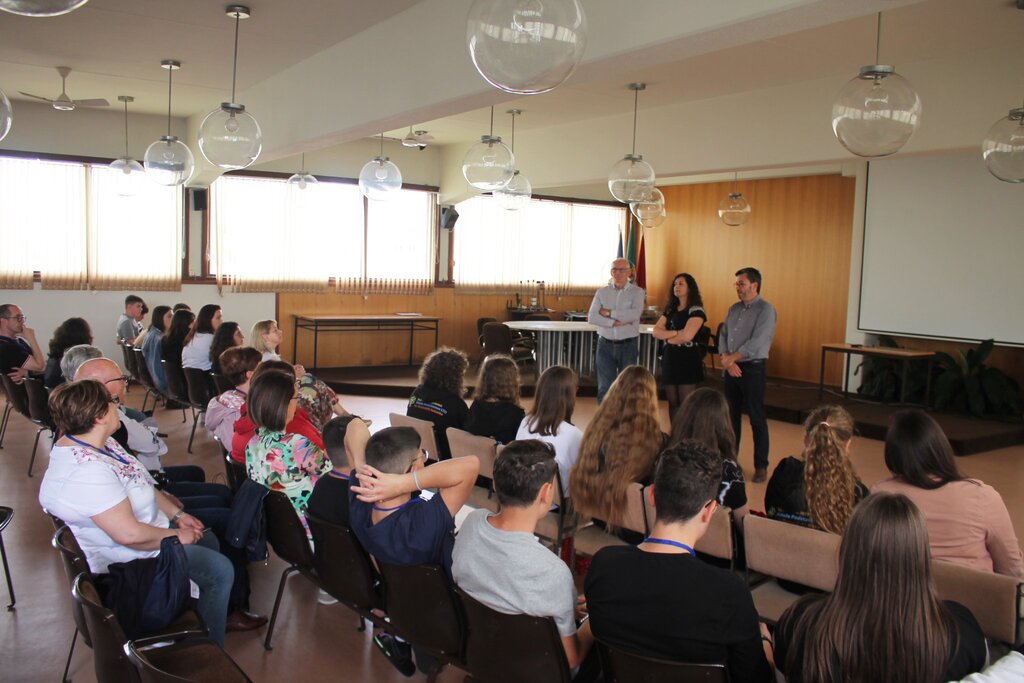 ALUNOS DE PROJETO ERASMUS+ RECEBIDOS NOS PAÇOS DO MUNICÍPIO