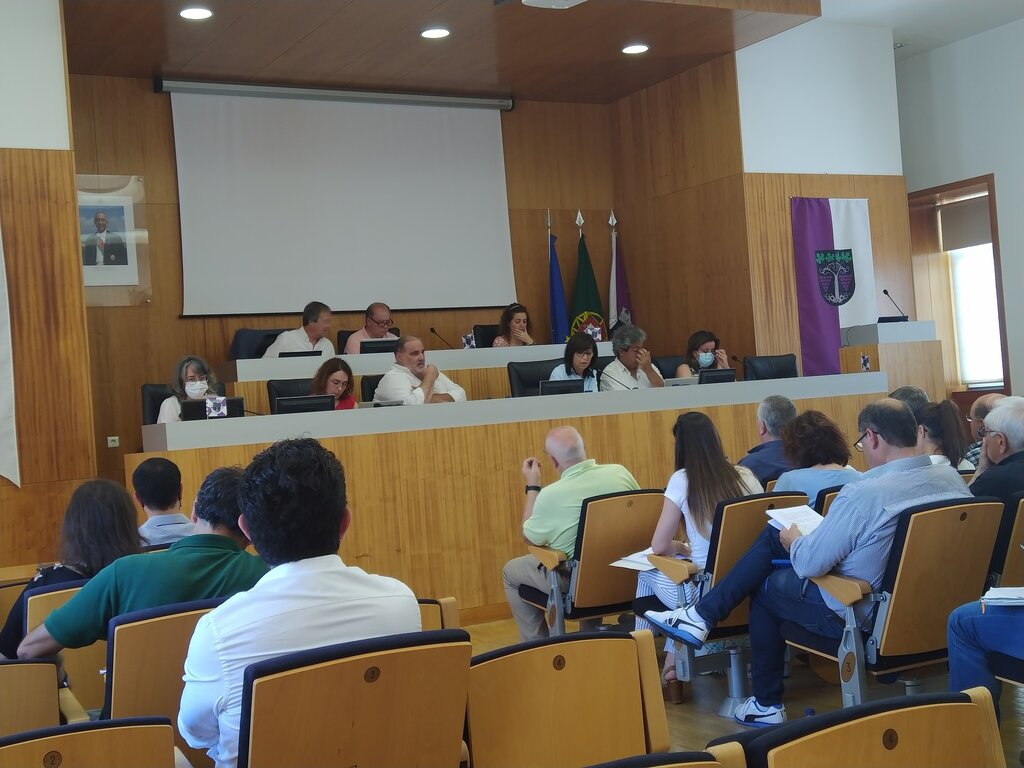 Moção de rejeição da linha de alta velocidade