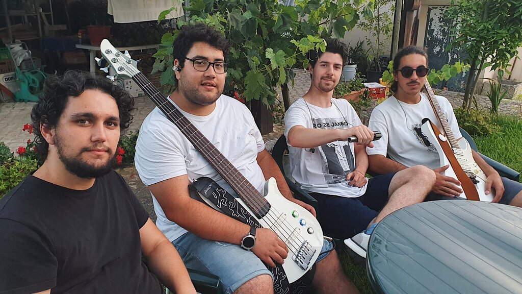 "The Founders" na Praça da Juventude